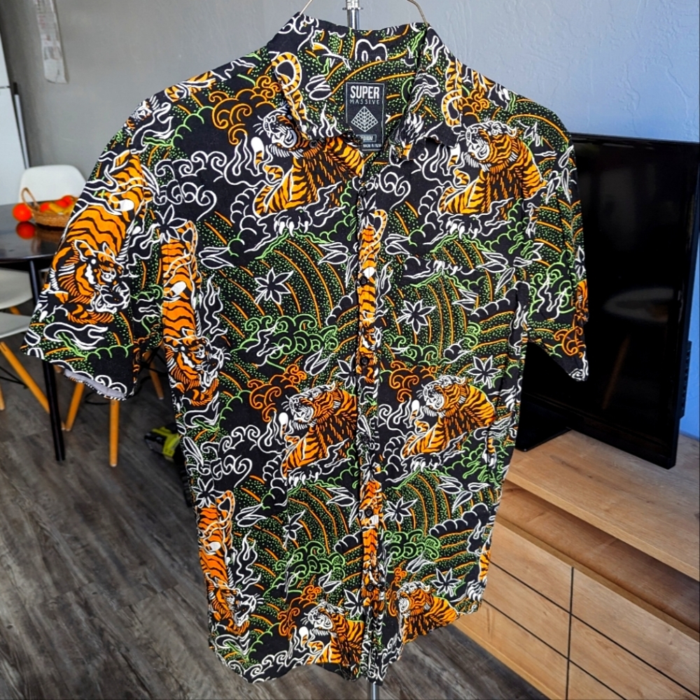 Super Massive Abstract Tiger all over print button down shirt Mens M